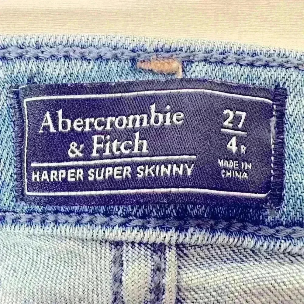Abercombie & Fitch Embroidered Skinny Jeans Size 4/27 (C15) - Picture 13 of 13